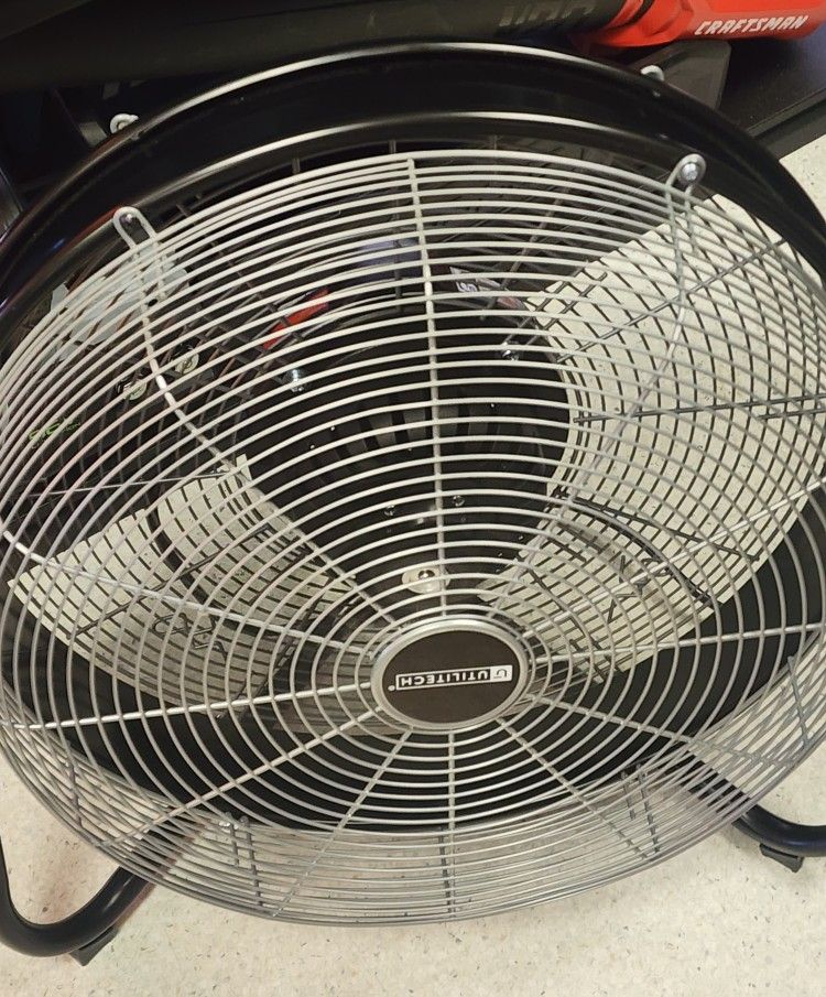 Utilitech 18inch Portable Oscillating Floor Fan⚡️