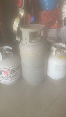 Forklift propane tank