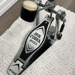 TAMA Iron Cobra 200 series  
