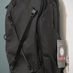 Peak Design Travel 45L Backpack. ( Black ) Great Condition