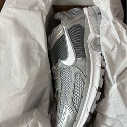 Nike Vomero V wolf grey/white