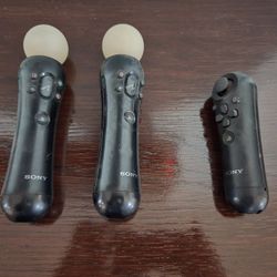 2 Playstation Move Controllers And Navigation 