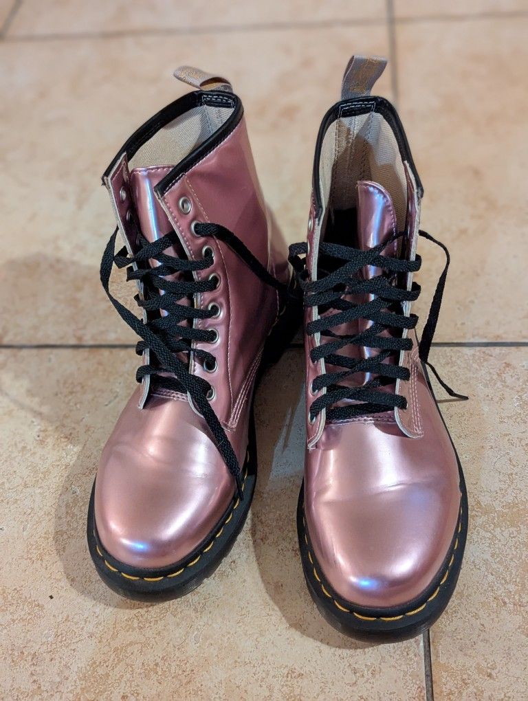 Dr. Martens 25275 Size 8