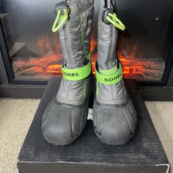 Sorel Winter Boots Youth  Flurry Size 5
