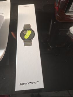Samsung - Galaxy Watch7 Aluminum Smartwatch 44mm BT - Green

