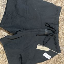 Essential Shorts Size Large Black
