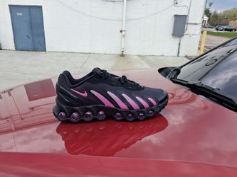 Brand New And Original Women Nike Air Max's DN Sneakers Sizes 9