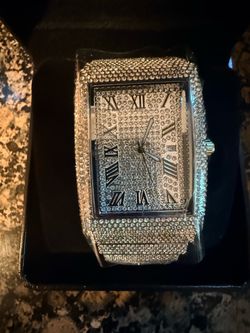 💎 Iced-Out Luxury Style Watch – Silver Rhinestone – Brand New