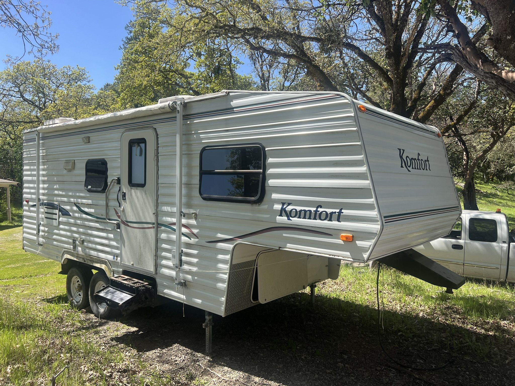 2002 Komfort 5th Wheel W Slideout AC Pink Slip Nice