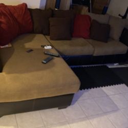 Couch in perfect condition barely used