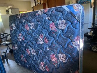 Serta queen mattress