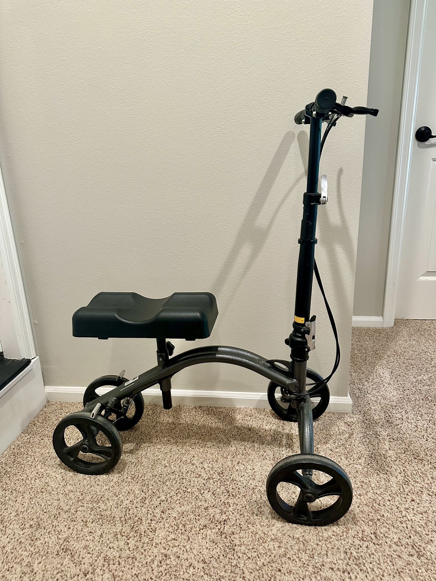 Knee Scooter - Drive Medical DV8