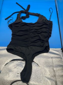 Lulus women’s black ruched halter top M