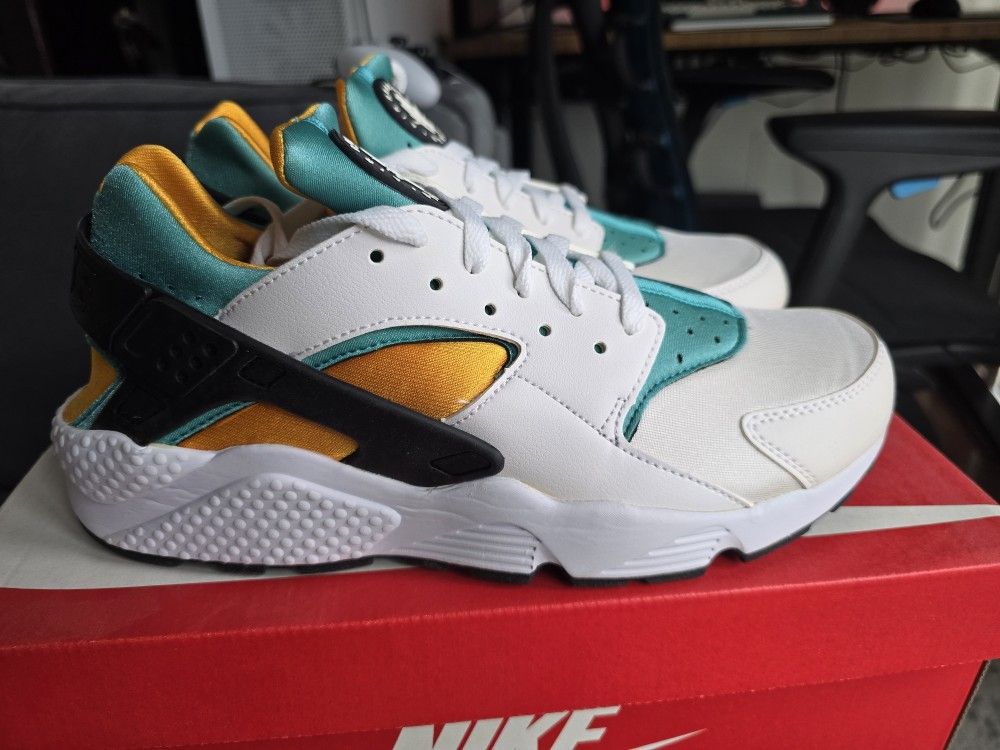 Nike Air Huarache Turquoise Gold
