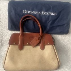 Dooney & Bourke Handbag – Authentic, Great Condition