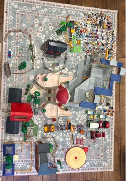 Huge lot of Playmobil pieces in very good condition