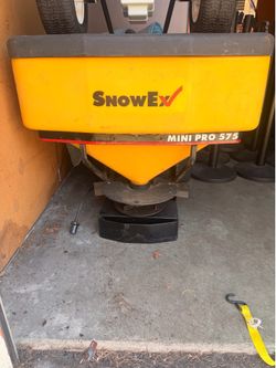 SnowEx Mini Pro 575 Salt Spreader – Complete w/ Controller & Hitch Setup