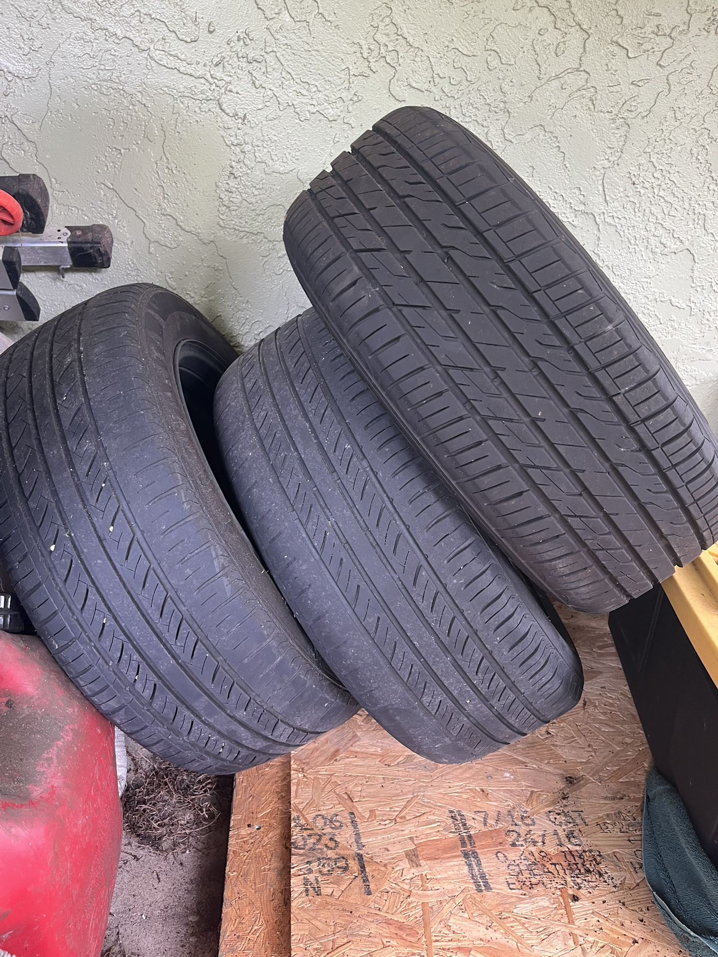 4 Steel Rims And Hub Caps 50$