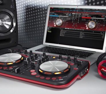 Dj / disc jockey