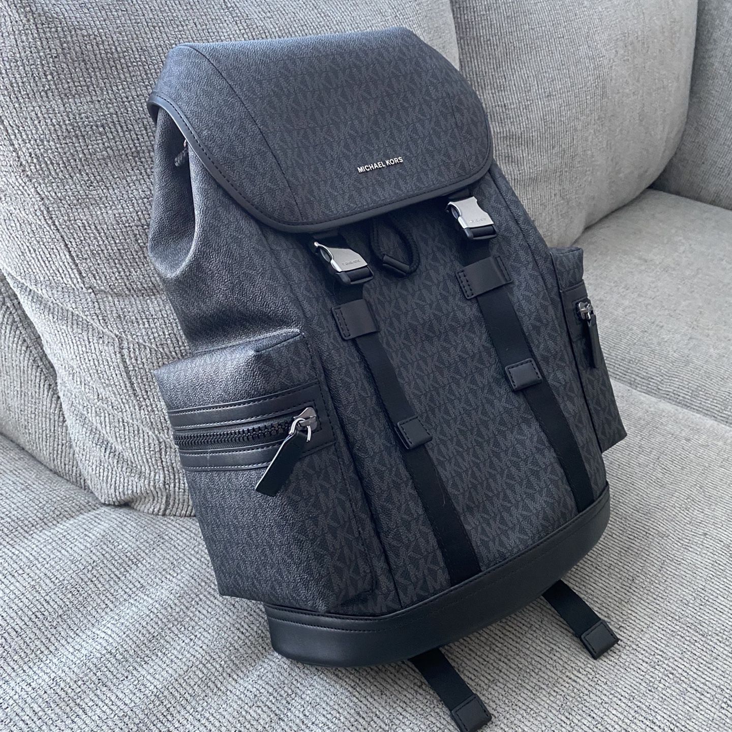 Michael Kors Backpack for Sale in Grove City, OH - OfferUp