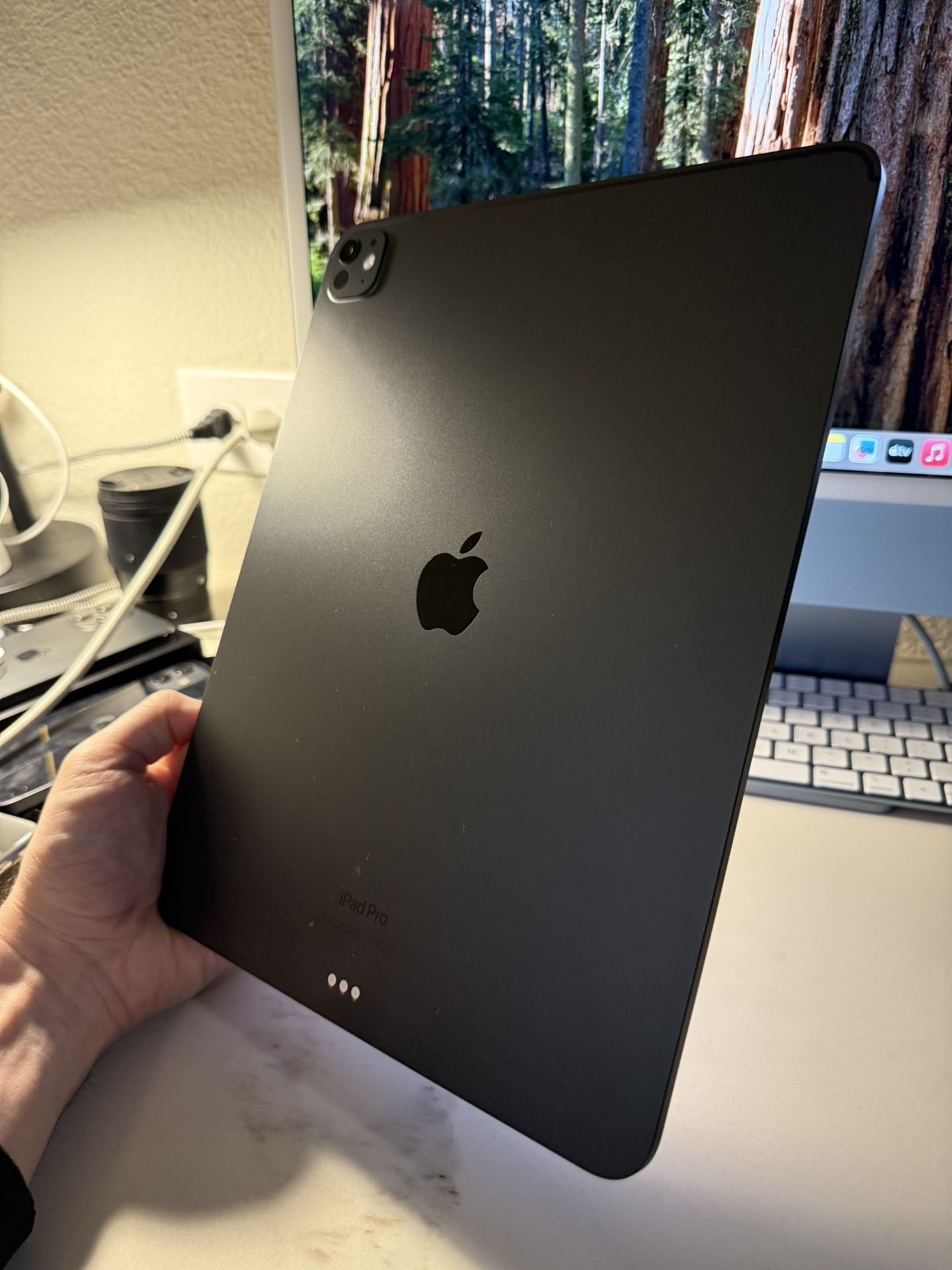 Apple 13” iPad Pro M4 Chip WiFi 512GB! 90 day warranty! We offer financing!