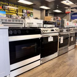Gas & Electric Stoves (Take It Home In Payments/ llévatelo a casa en pagos) 