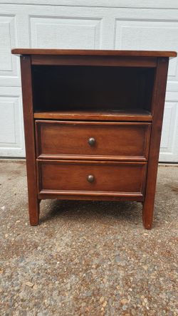 WOOD SIDE TABLE