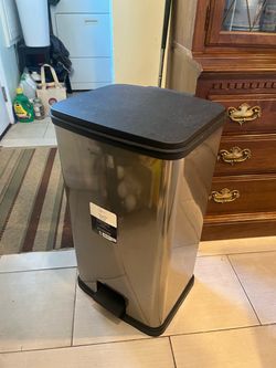Stainless Steel Step Trash Can 13.2 Gallon