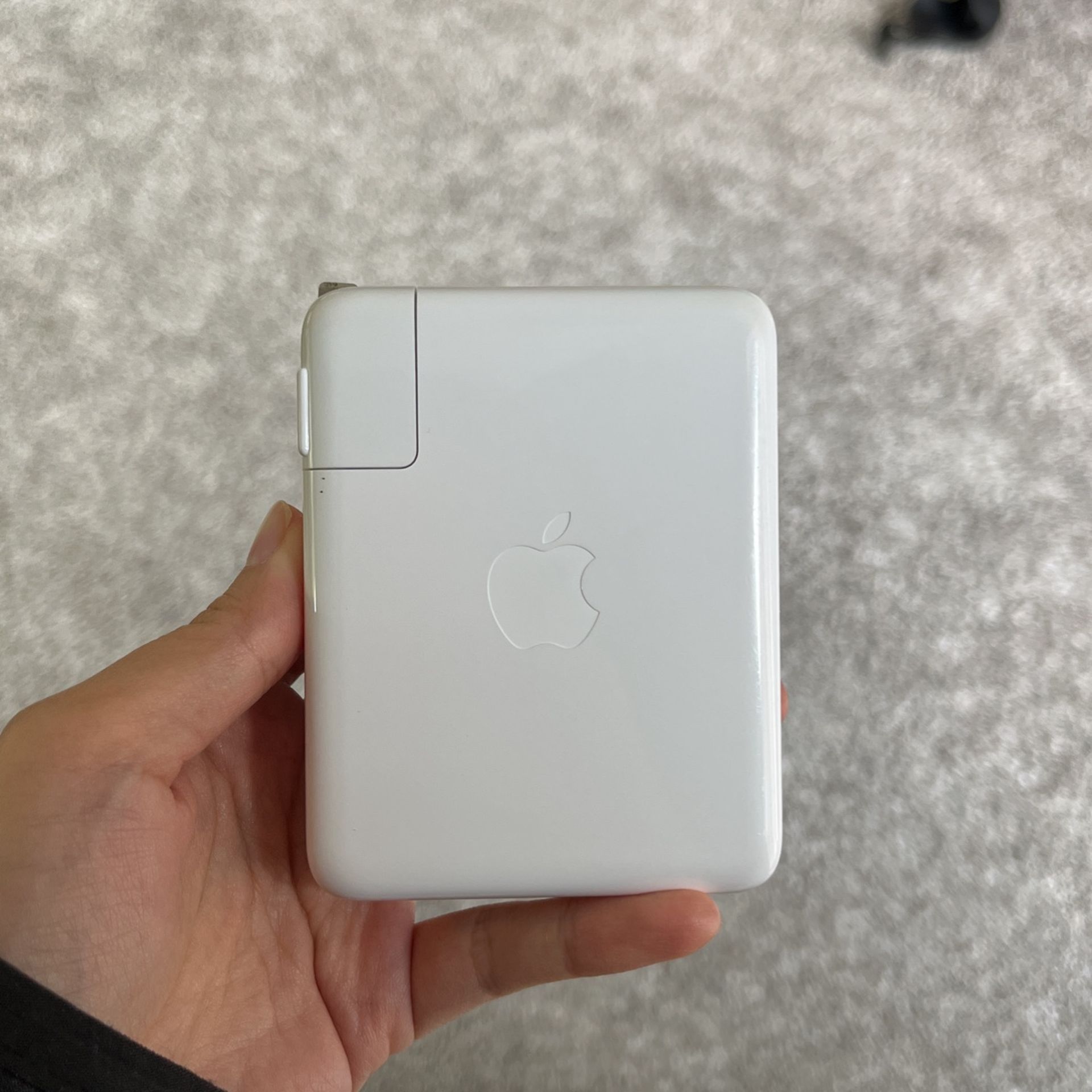 Apple 140w USB C power adapter