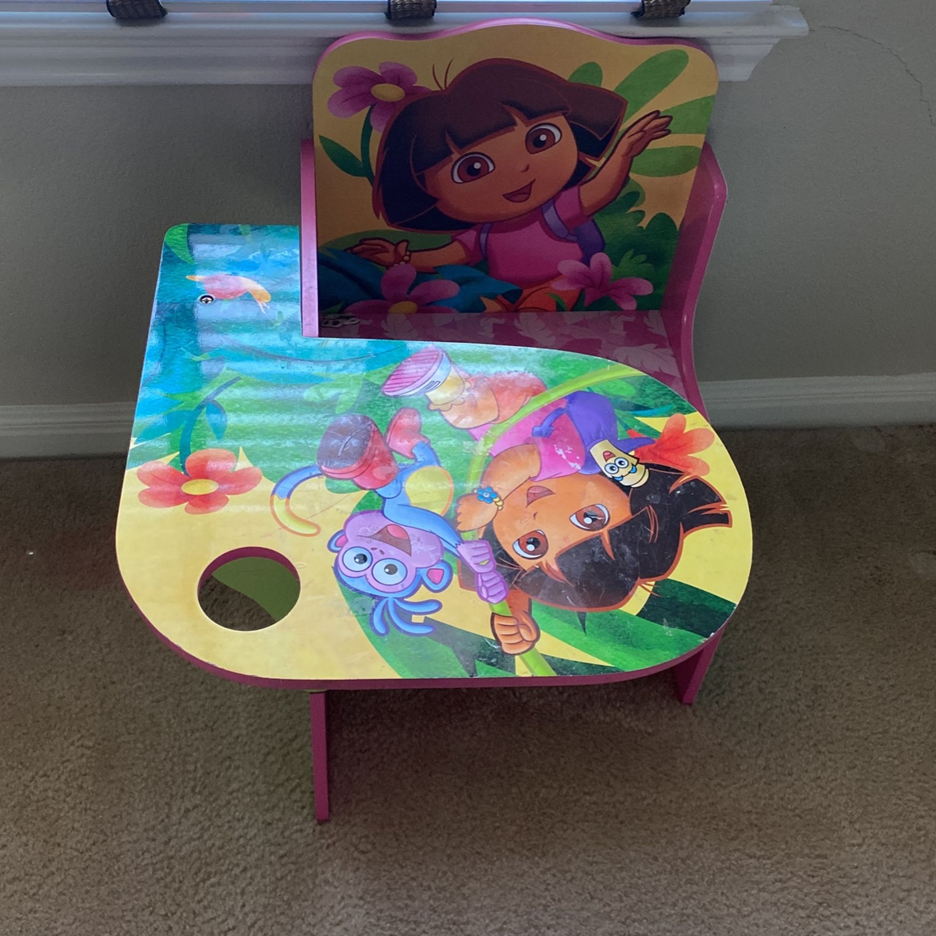 Dora Desk 