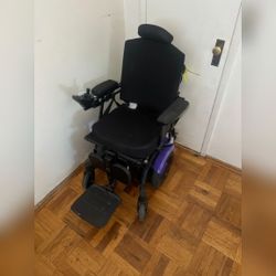 Power Wheelchair - Fair - New York, NY