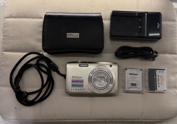 Nikon Coolpix S3100 Digital Camera 14.0 MP Gold 5X Zoom LCD Tested Compact