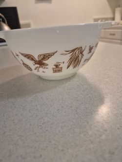 Vintage Pyrex bowl
