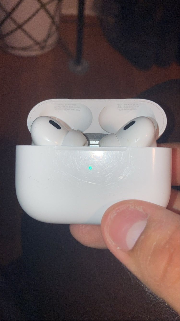 AirPods Pro (2nd generation) with MagSafe Charging Case (USB‑C)