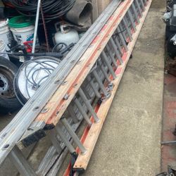 Two Red Stairs 28 Feet’s And The Aluminum32feet . Ford 2007 Motor 6.8L