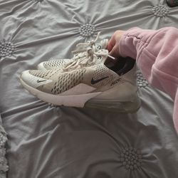 Nike Airmax 270's Size 8.5 Women