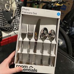 24 Silverware Set