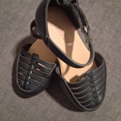 Old navy kids black sandals size 6