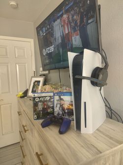 PS5 Disc Edition Bundle – Controller, Games, Headset + All Cables – Ready to play