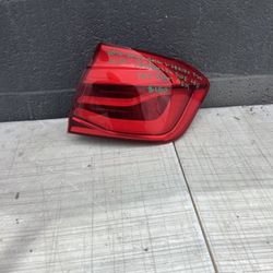 2016-2018 BMW 3 SERIES F30 Right PASSENGER SIDE LED TAILLIGHT OEM