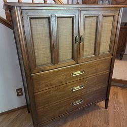 Mid Century Gentleman's Chest By Stanley