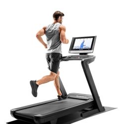 Treadmill: NordicTrack Commercial 2450 Smart Treadmill