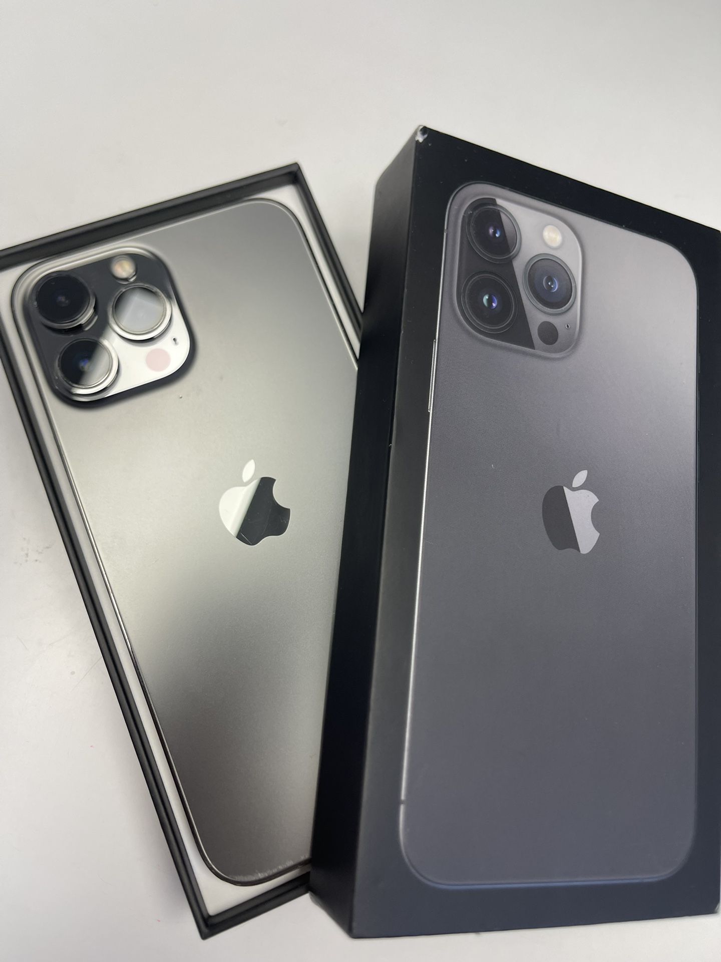 iPhone 13 Pro Max 256Gb Unlocked Black With Box