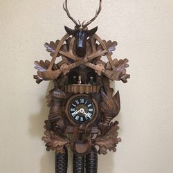 Cuckoo clock with Deer head and antlers very nice - almost new