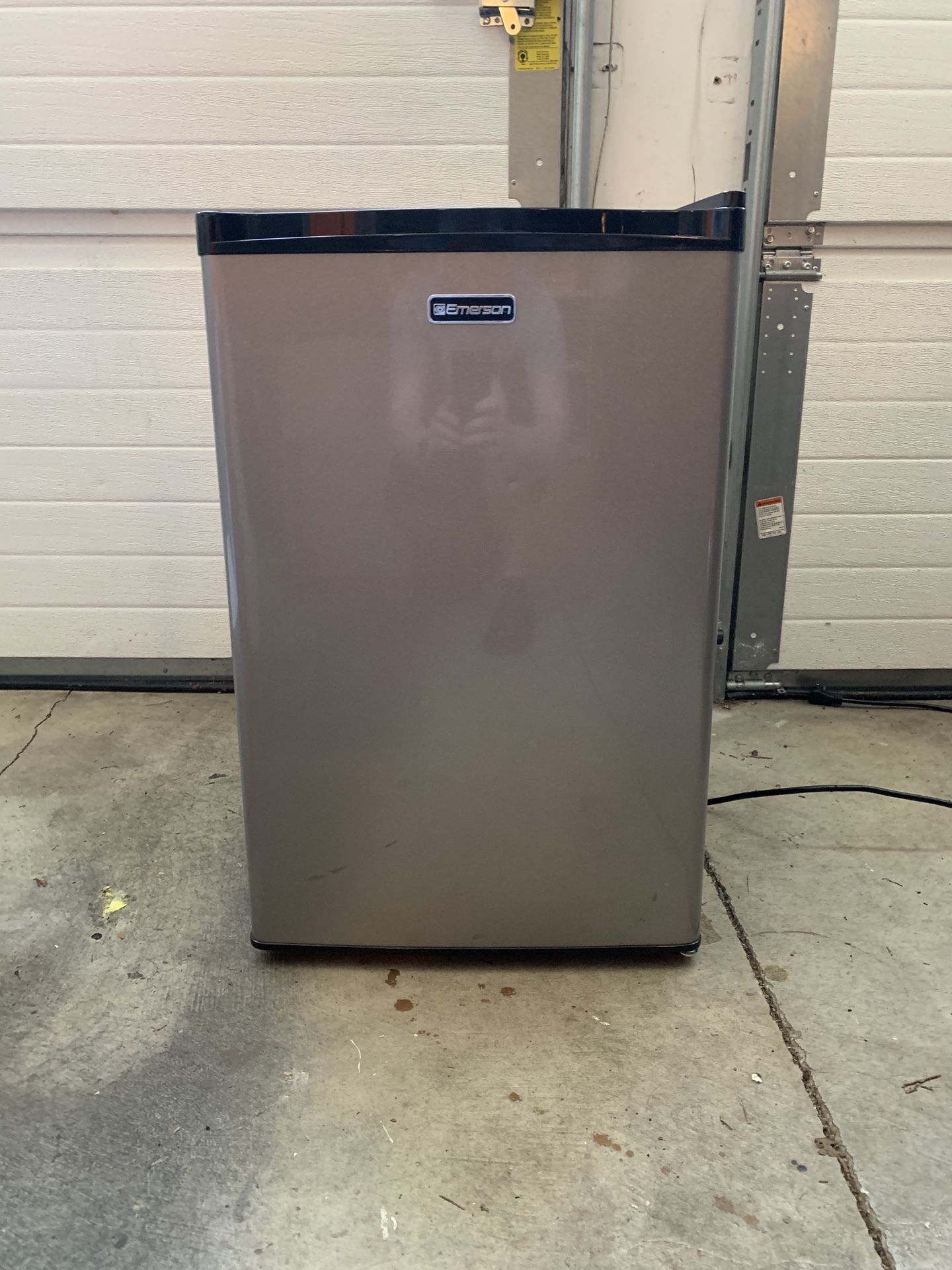 Emerson Mini-Fridge 2.8 cubic foot, stainless steel