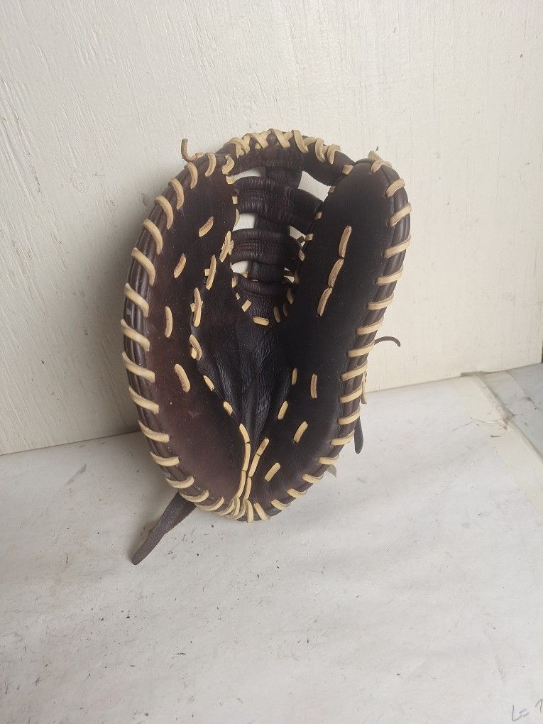 Mizuno Franchise Baseball Series First Base Mitt