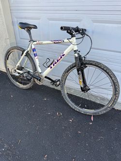 Trek 7000 Mountain Bike