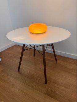 Mid-Century Modern Round Dining Table – White Top, Walnut Eiffel Legs (Seats 4)