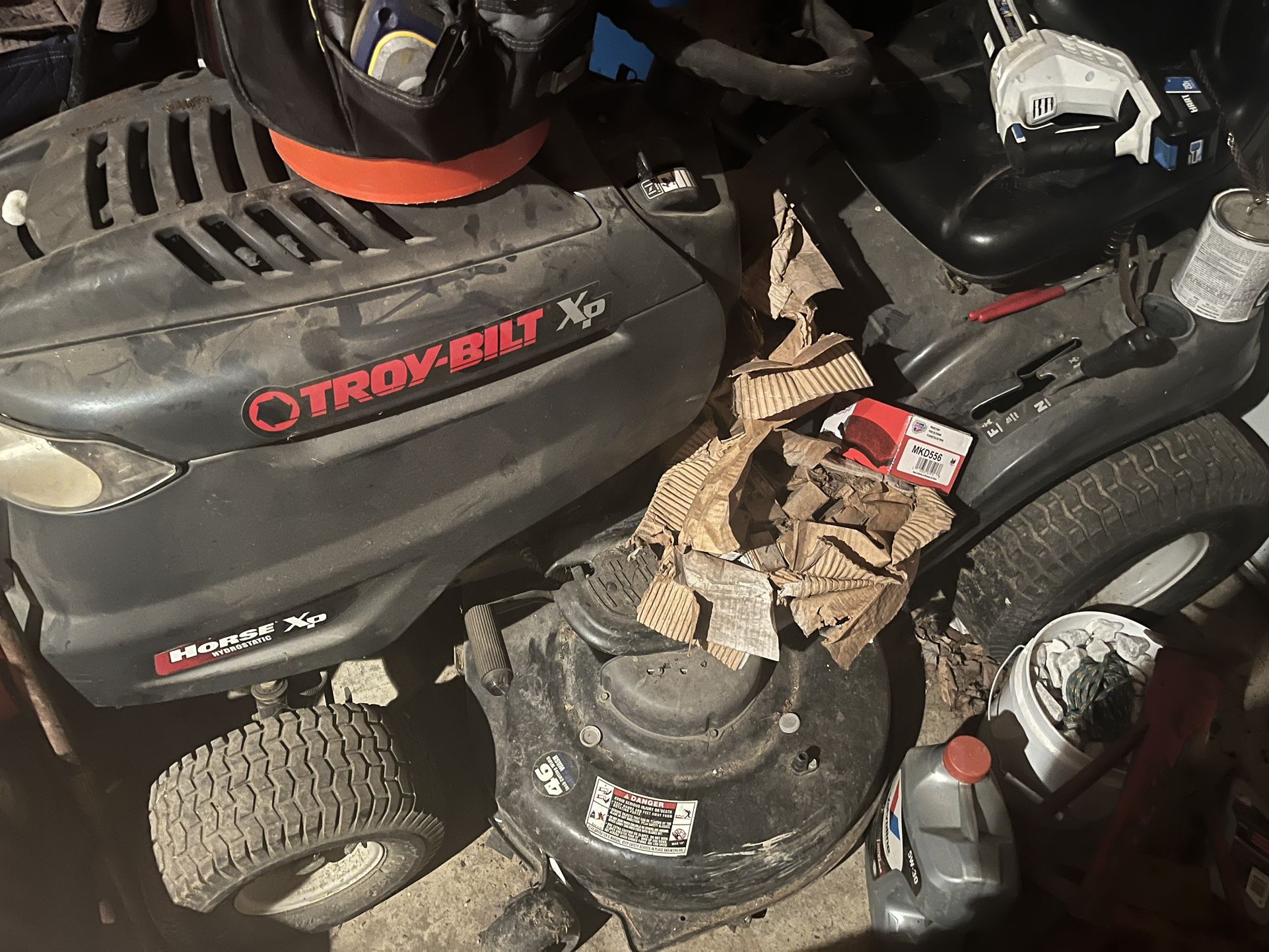 24hp Troy-bilt 46in Cutting Deck Riding Mower