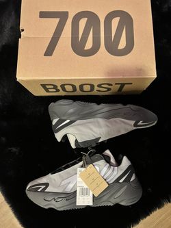Yeezy boost 700
